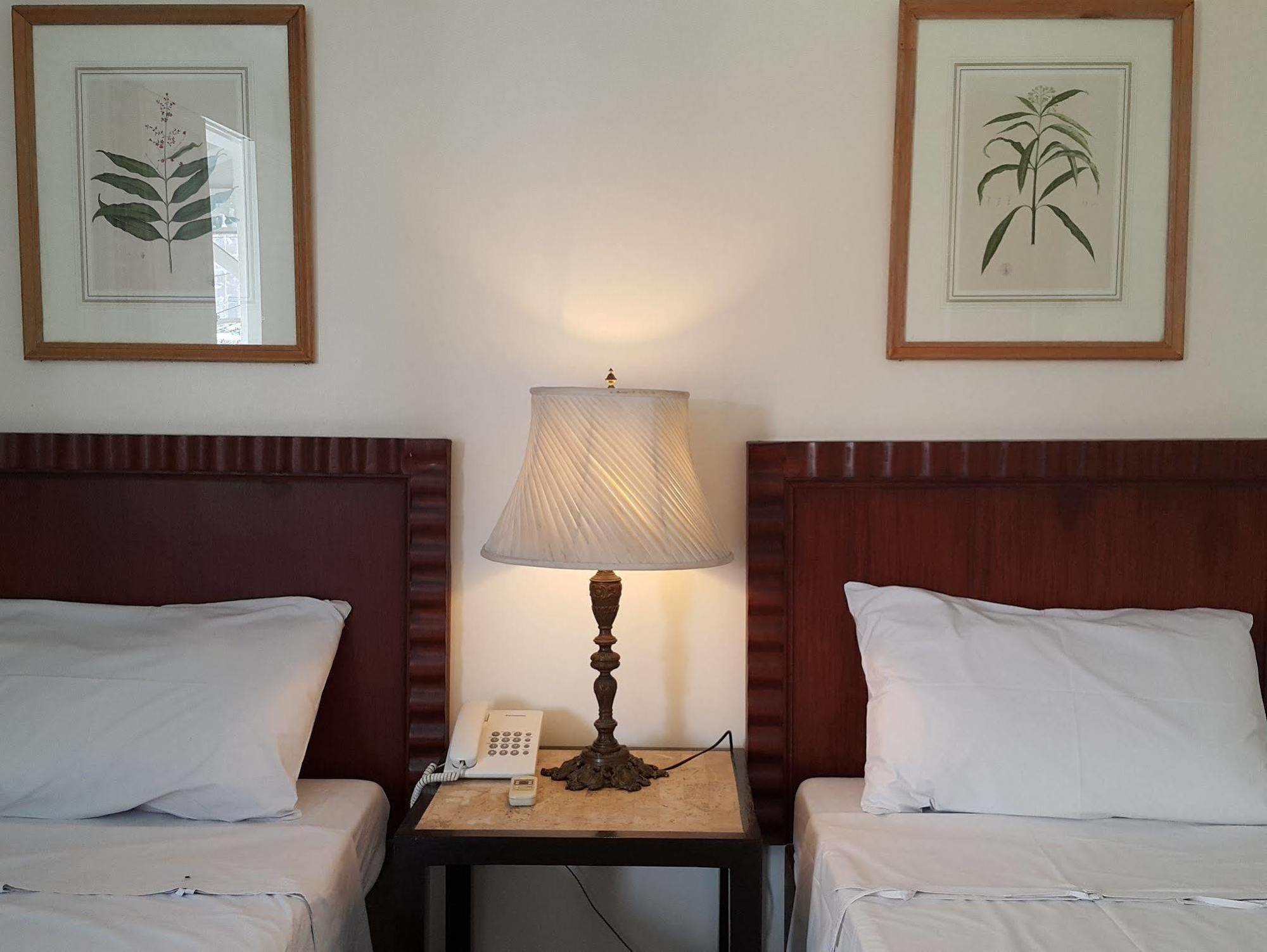Charming La Casita Mercedes, 5Br And 5Tb For Family And Friends Staycation Makati City Exterior photo